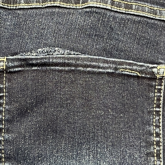 Universal Standard High Rise Dark Wash Jeans - Picture 8 of 15